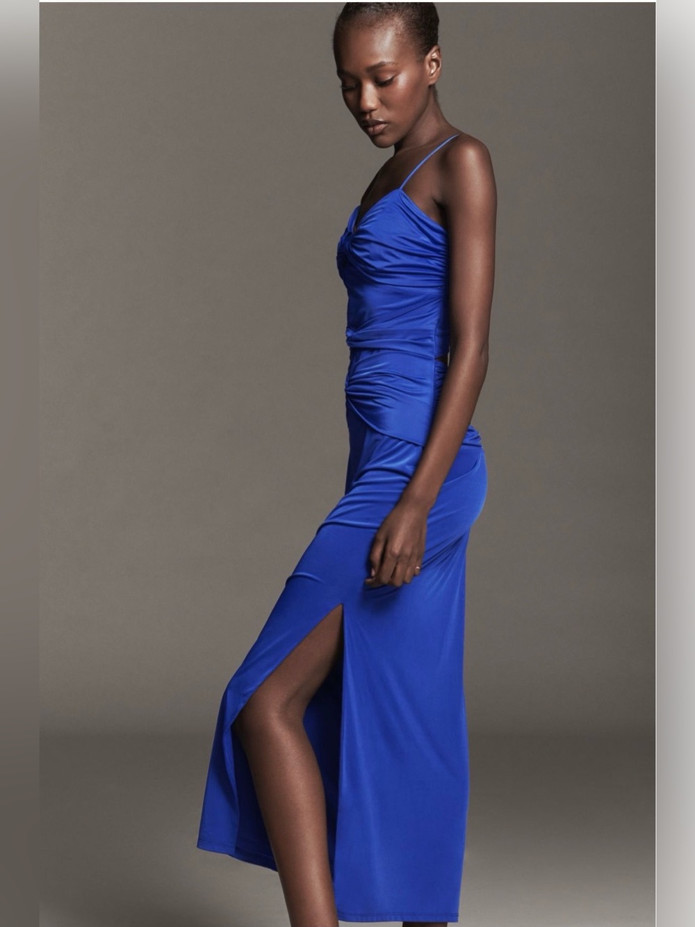 Sunday in Brooklyn Twist-Front Fitted Midi Dress - Picture 4 of 16